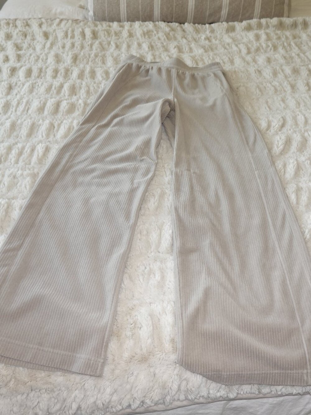 Lululemon Scuba Mid-Rise Wide-Leg Pant Velvet Cord